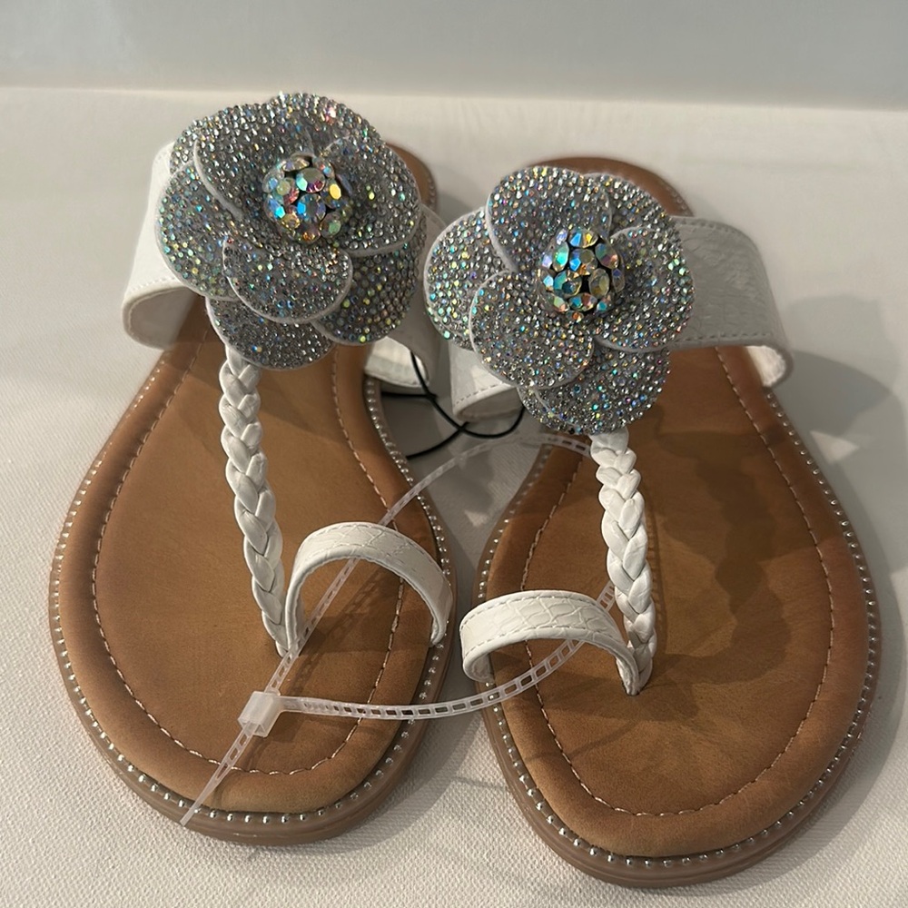 CG Shoes Blossom White Push Toe White Sandals with Flower Bow. Size 7.5